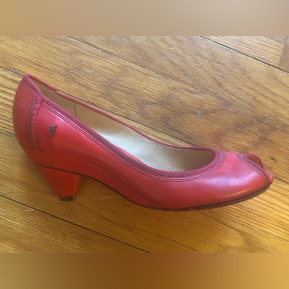 Frye Red Ada Pump - 6.5 - Picture 9 of 11